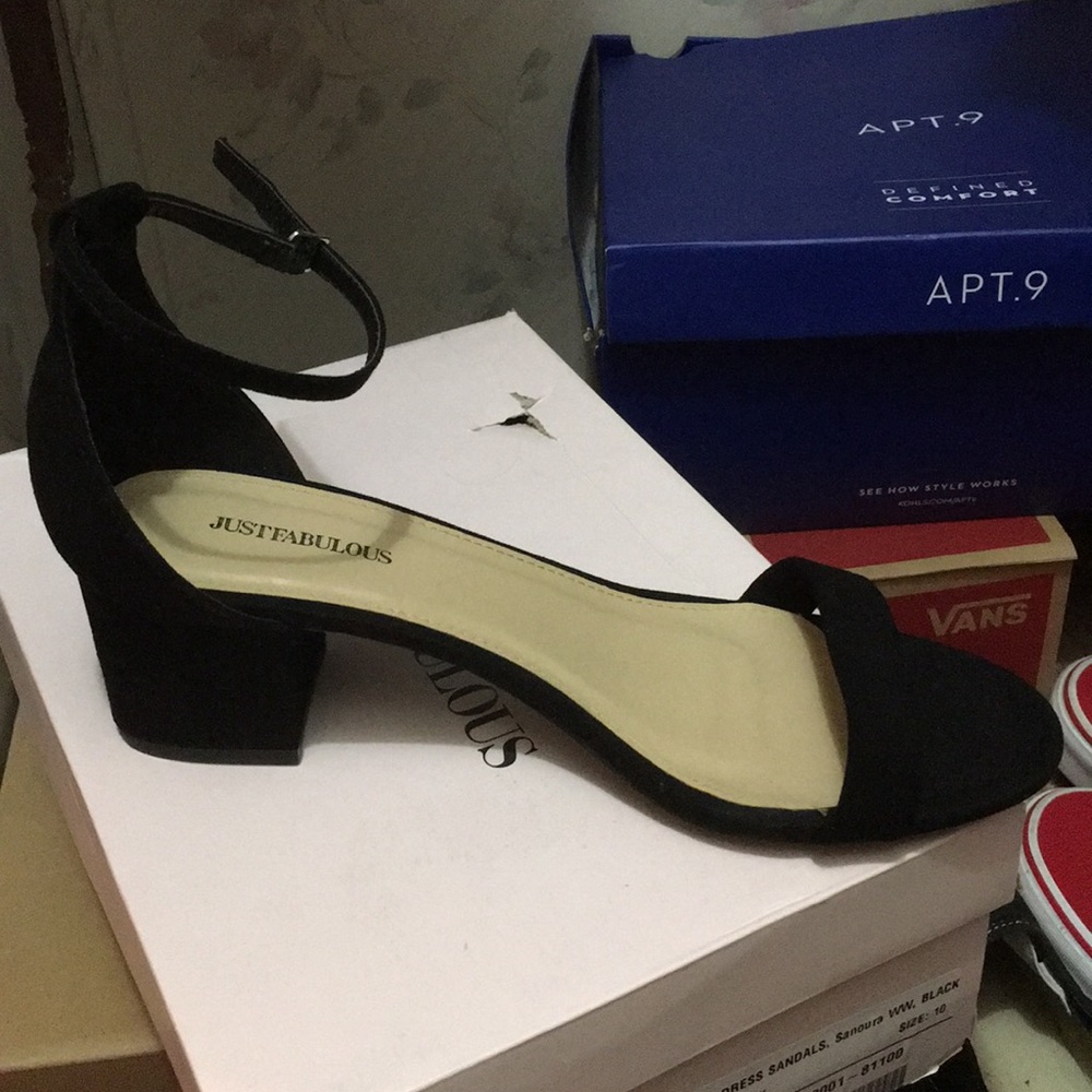 small heeled shoes